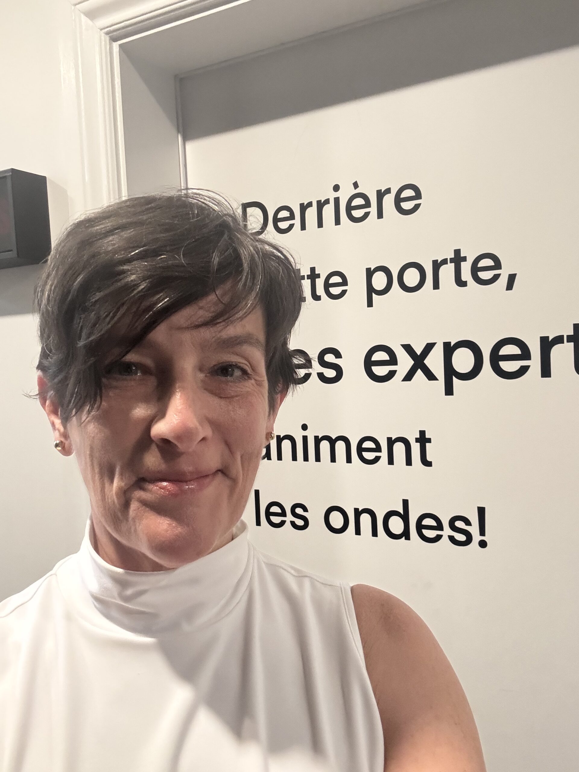 julie_103_FM